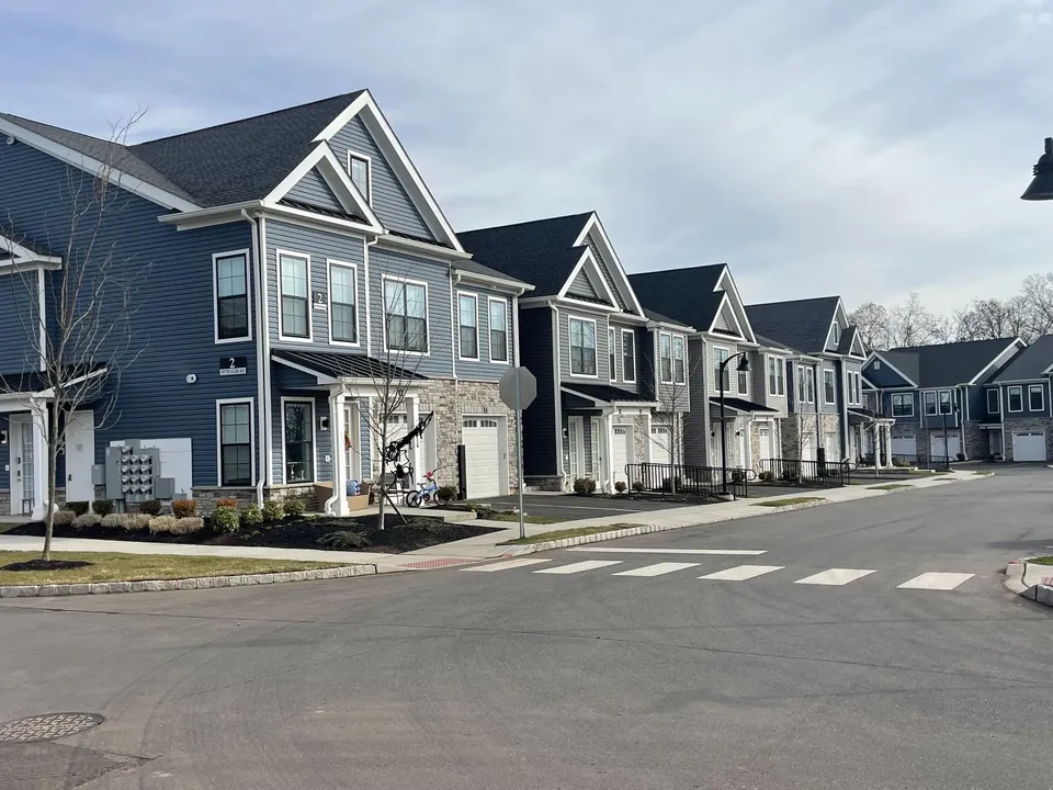 The Hillmont – Hillsborough, NJ
